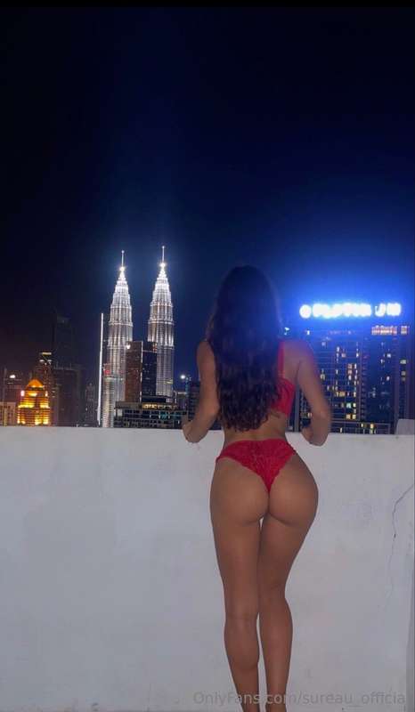 How about we do it on the balcony... just you and me? 😏😈#fit..