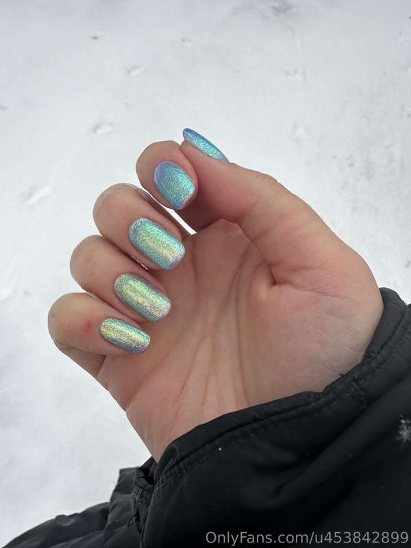I bite my nails intensely, down to the point of 🩸 and pain. .. 3