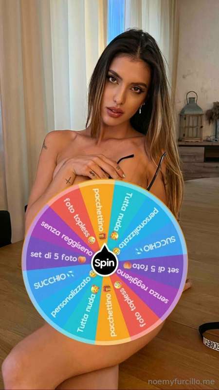 Stasera **GIRA LA RUOTA** per ricevere in chat queste sorpre..