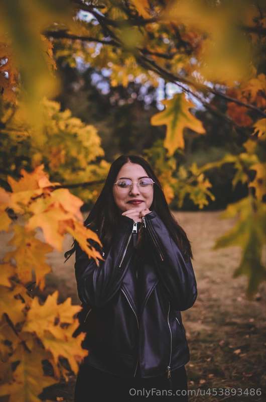 Ah, autumn... the time when you want to hide in cozy sweater..