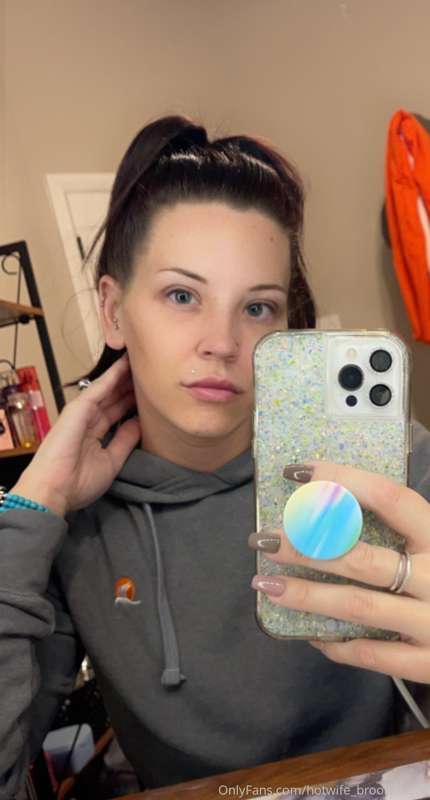 Haven’t given y’all a “no makeup” selfie in a while so here’..