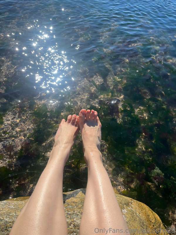 Fans de mis patitas ? Hoy fui a la playita 💕 estuvo muy rico.. 1