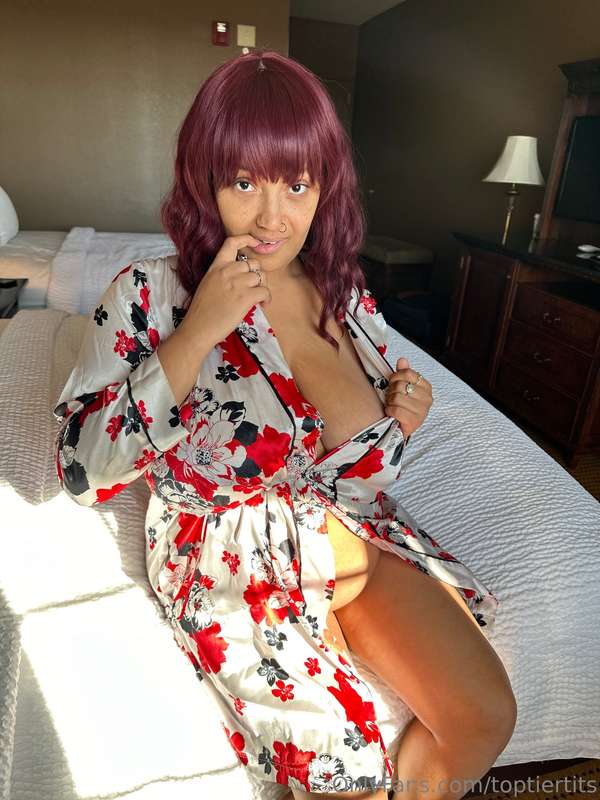 Anastasia's Sunlit Massage and Nursing Handjob: Photo Set 1
.. 3