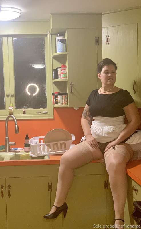 I can be a good little housewife..... until it gets too hot .. 4