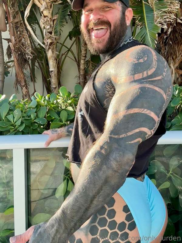 💪  1