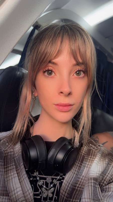 i’m finally homeeeeeeee 🥳 which means i’ll be replying to yo.. 2