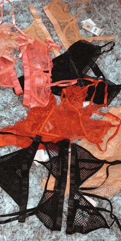who wants to see my new lingerie ;)