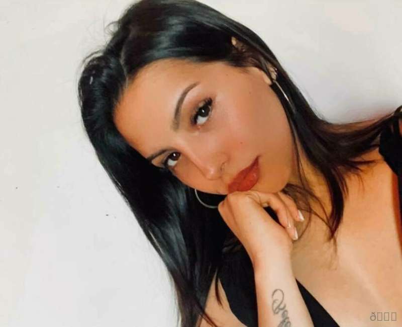 @x_abril 𝐅𝐑𝐄𝐄 𝐏𝐀𝐆𝐄 🌟 • This 𝔹ℝ𝕌ℕ𝔼𝕋𝕋𝔼 is willing to be penetr..