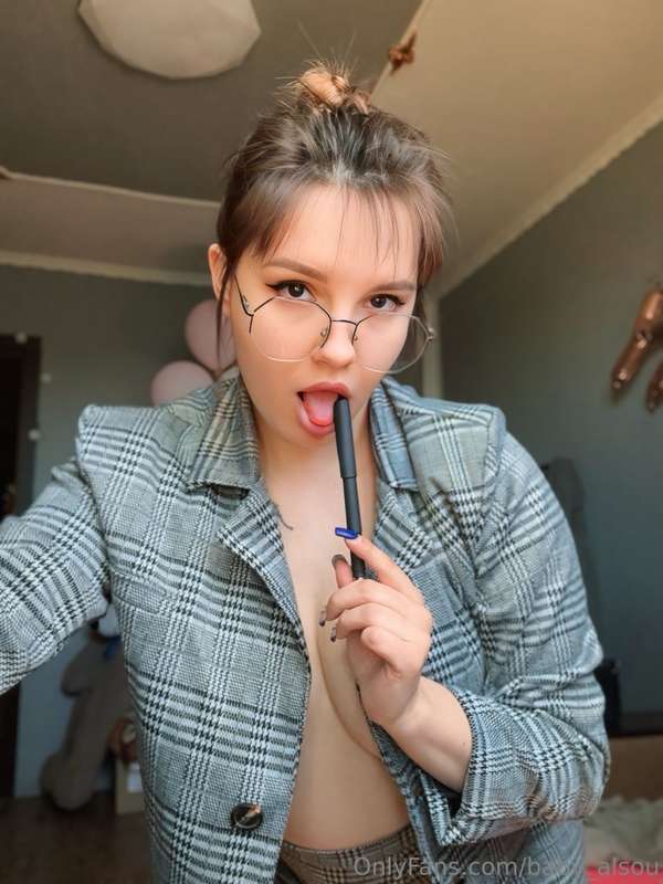 🔥 FIRST 50 FANS GET FREE DICK RATE 🔥 My bestie @evahazelpriv..