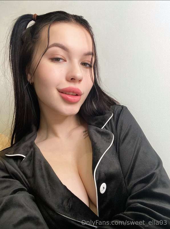 My horny  bestie 💦 @coldkarin 💦 she is a master of blowjobs,..