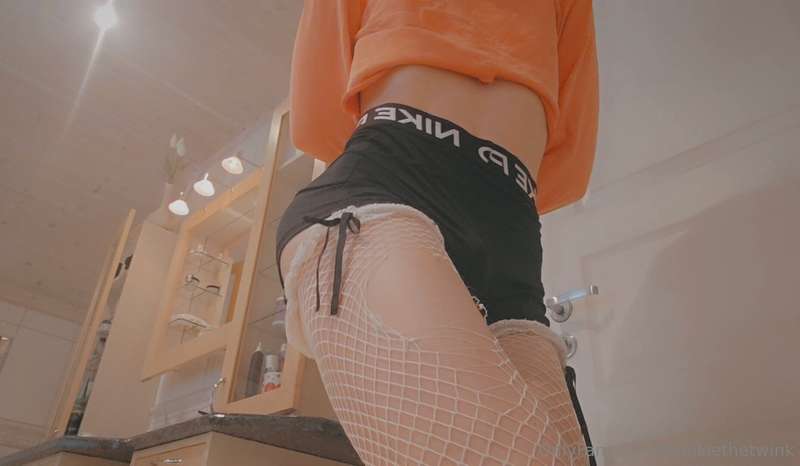 How femboys wear shorts 😈💕🤭 24