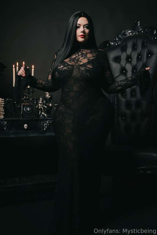 Day 9/31 days of Halloween | Morticia from the Addams family.. 1