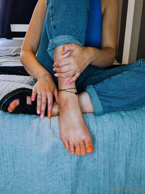 My new mani&pedi! 💅 
I have never been so bright! 🤩
Are you ..