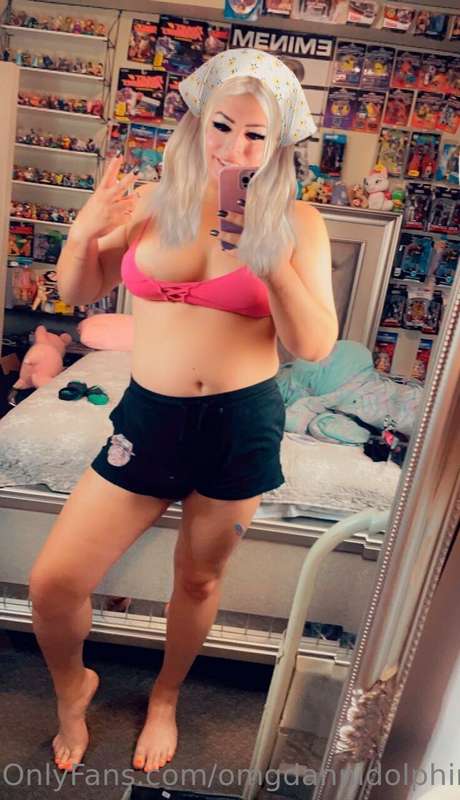 Geeky gals love to show off 💙 7