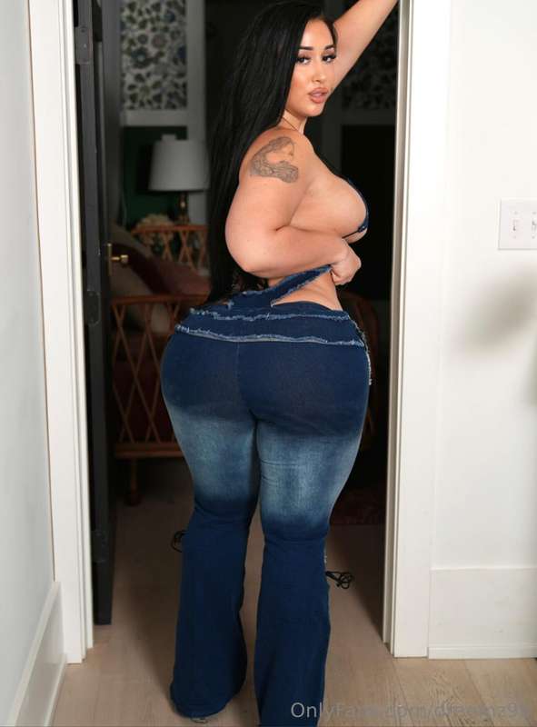 are you gonna hit it from the front or back daddy?? 🥵 5