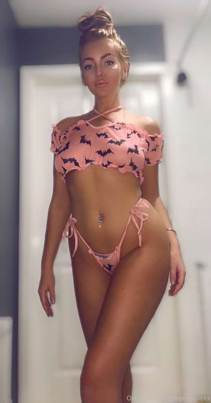 HALLOWEEN CONTENT FOR THE NEXT 4 DAYS, EACH DAY WILL BE A DI..