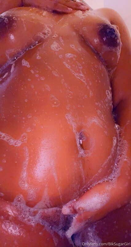 Shower time! ? I wish you were here to help me get cleaned u.. 3