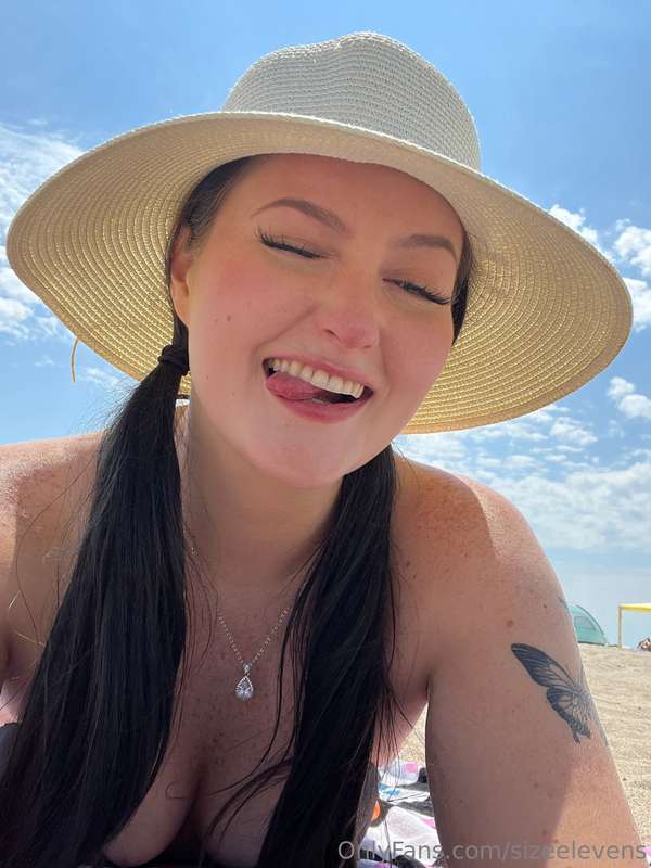Need some cream for my back☀️⛱️ swipe to see how damn dirty .. 17
