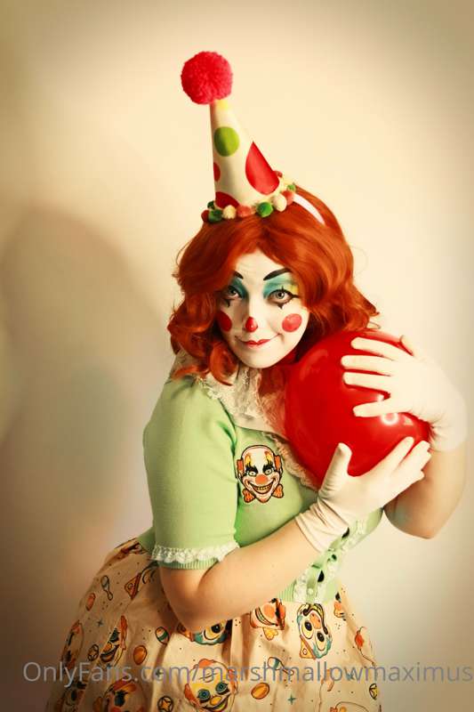 Retro Clown set (Part 1)
Ohhhh how fun it is to clown around.. 7