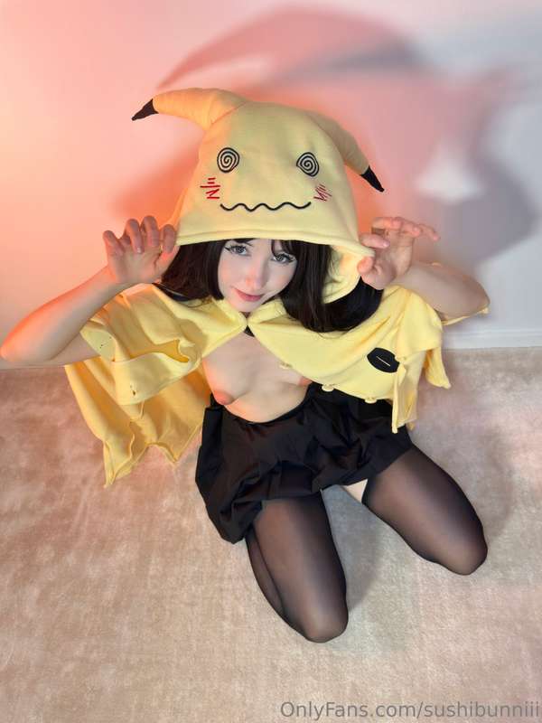 Oh! A wild Mimikyu Girl has appeared! That must mean it's sp.. 7