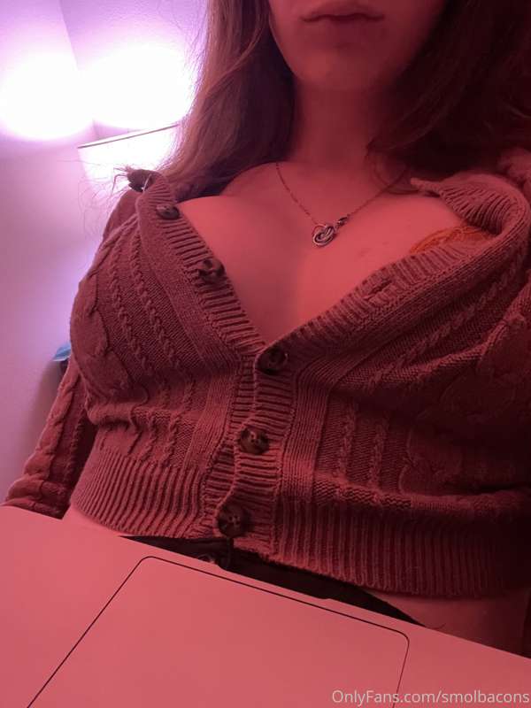 Boobies reveal 🙈🍒