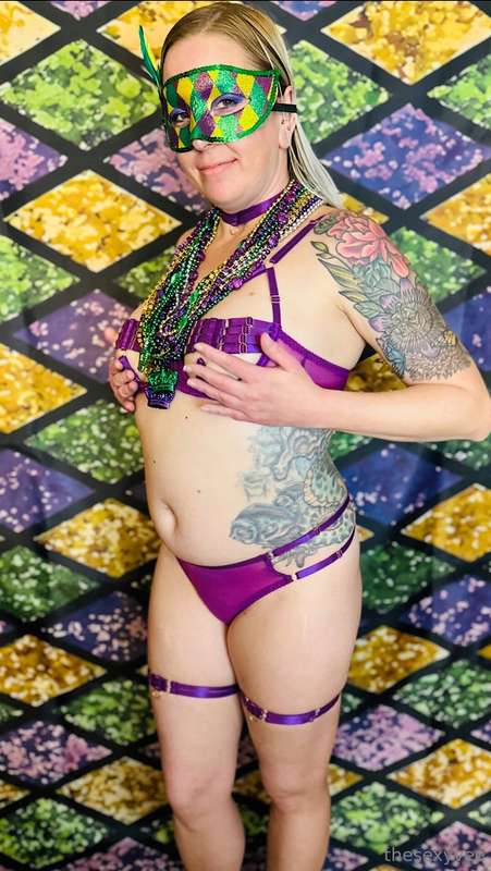 It’s Mardi Gras time! I’ll show you my tits for some beads… .. 10