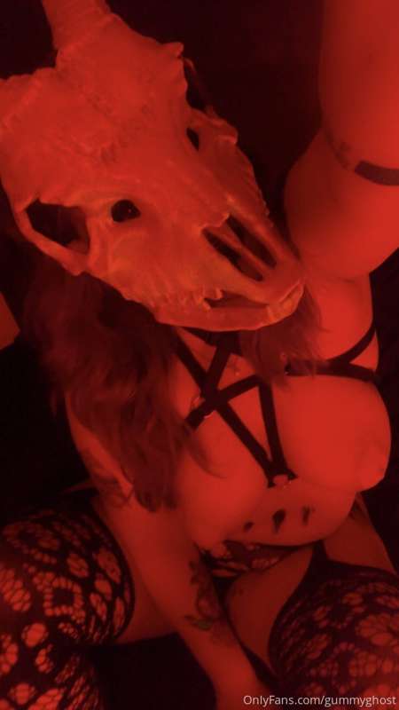 Join my gummy cult 💋 29