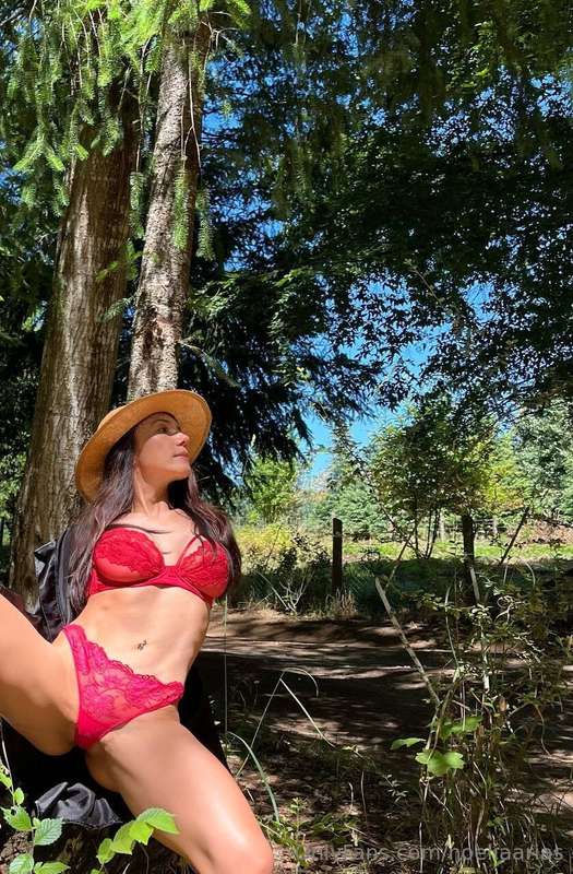 El rojo es de mis colores favoritos, aunque me veo mejor sin.. 2