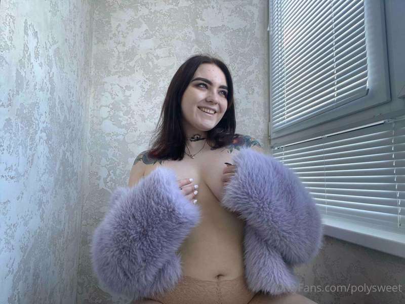 Winter is almost over, but a fur coat is always a good idea ..