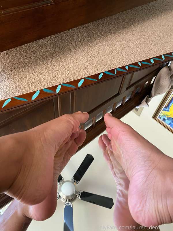 my feet boys aren't getting enough attention 😔