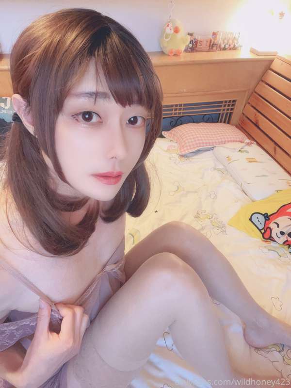 Skin color pajama and stockings. 16