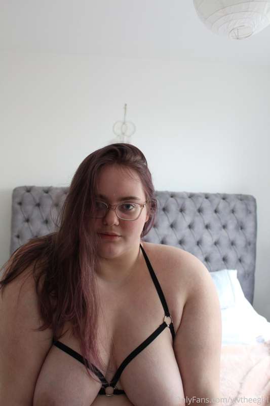 Waiting for someone to fuck me😩💦 2