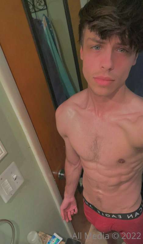 Throwback post to a full chest and dick pic plus someone yan..