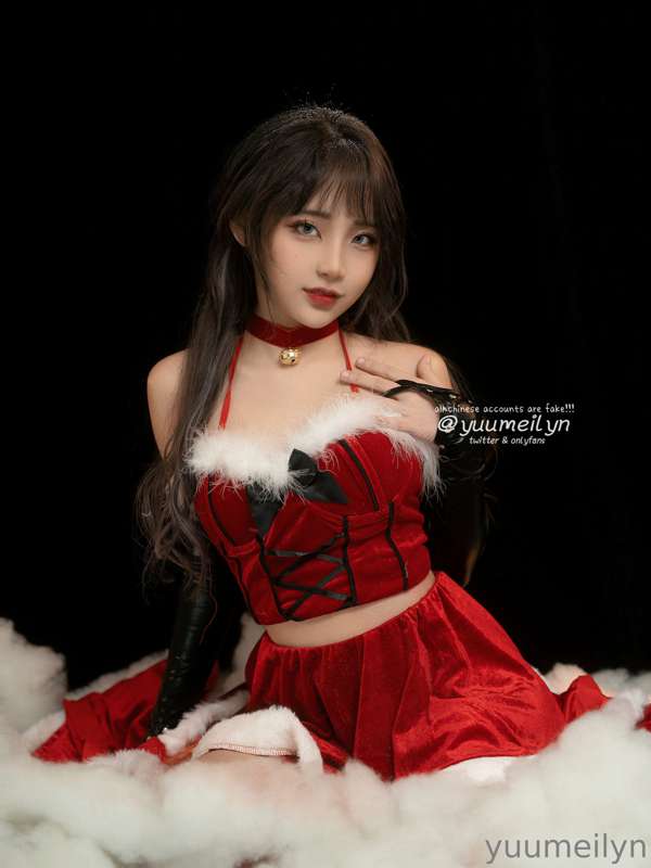 Merry Christmas everyone🥳 have a lovely and naughty holiday .. 4