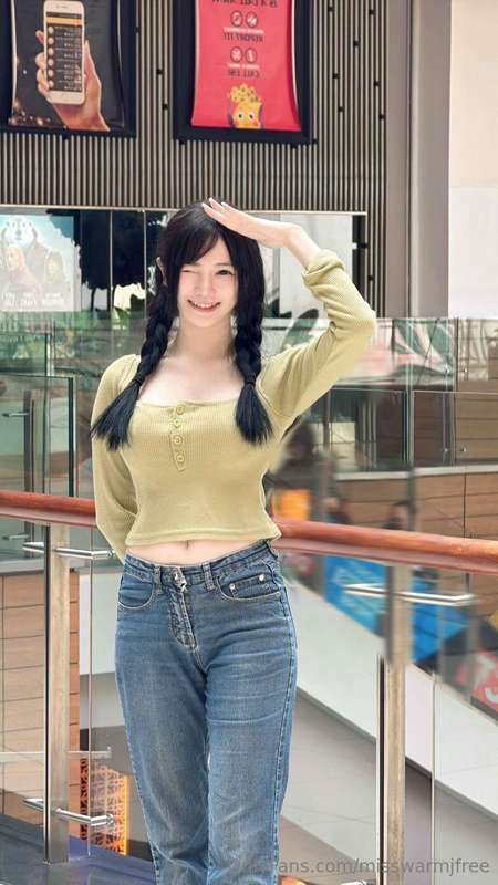 hey my cute Chinese friend @iamdorasnow Sally is sending out.. 1