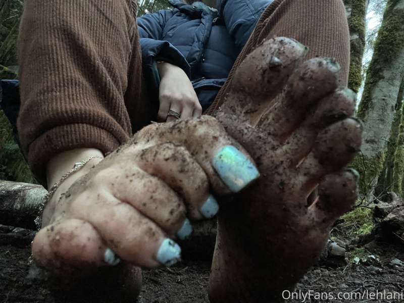 Got dirty on the trail 😳 I know some of u like when they’re .. 6