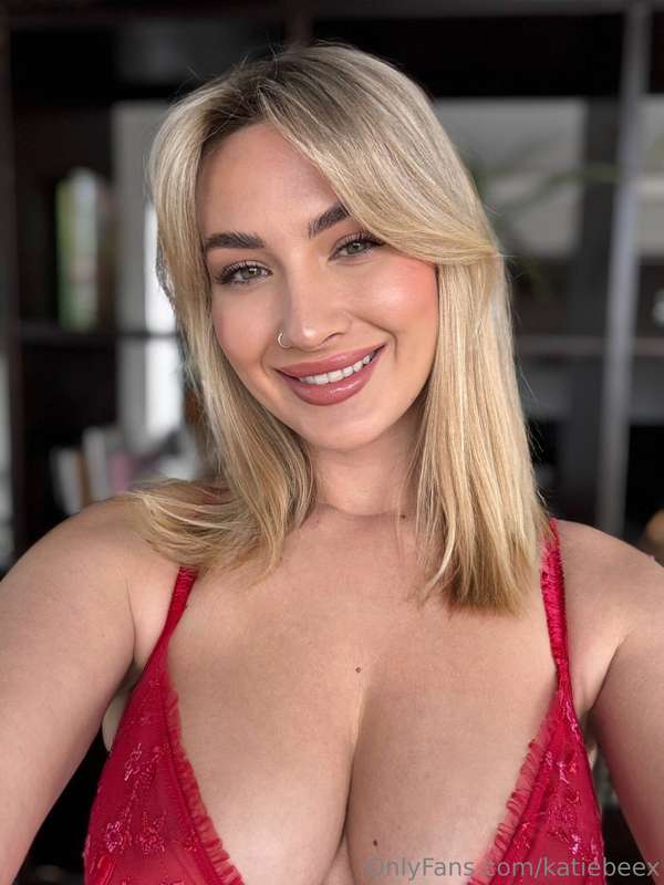 Katiebeex - Onlyfans - 19 Jan, 2025