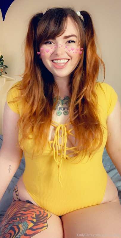 Being cute lil cutie on cam during the week 🥰 2