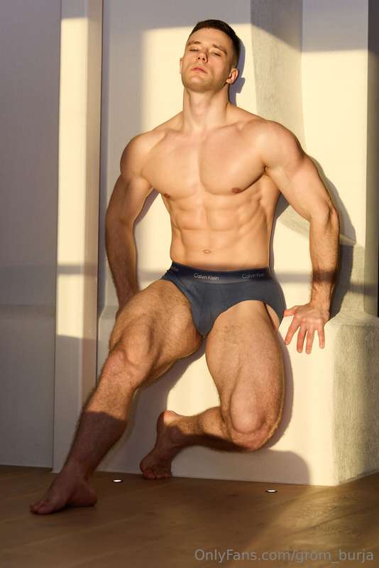 That sexy jock with hot body😈More content and sex collabs on..