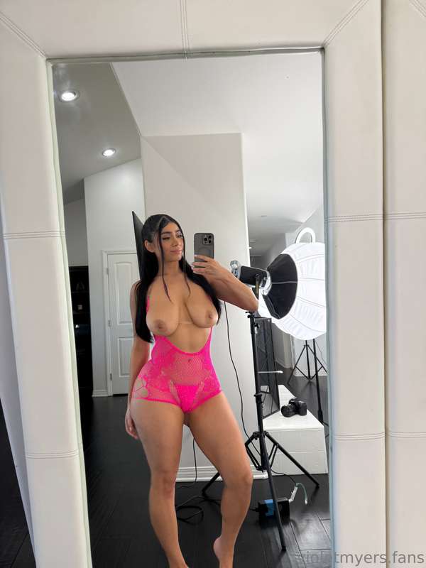 Time to give these titties a delicious shower. 💦🍉