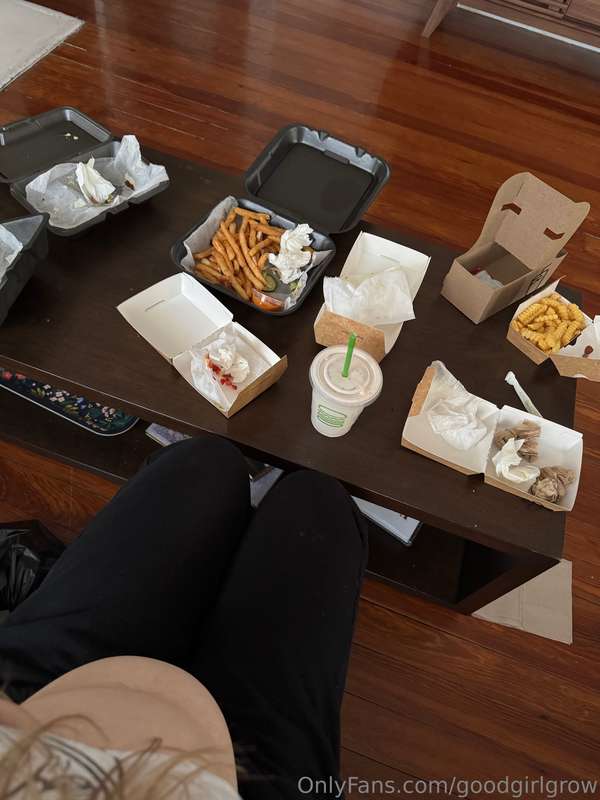 Bitched out on the fries but ate everything else 
