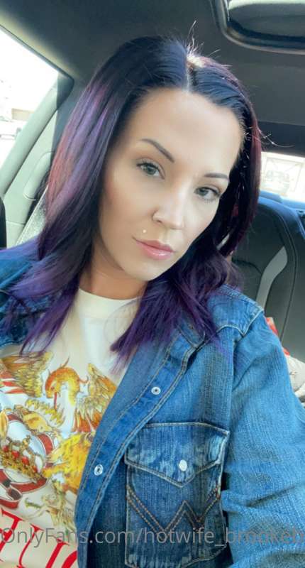 Happy Saturday!! I’m living for this purple y’all!! 🥰👸🏻♠️🖤😘