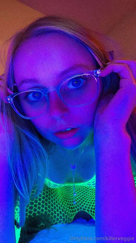 Last nights stream was so much fun ☺️ I adore this new outfi.. 7