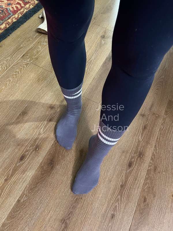 My outfit for Pilates tonight 🤗Sock/feet lovers swipe for mo.. 3