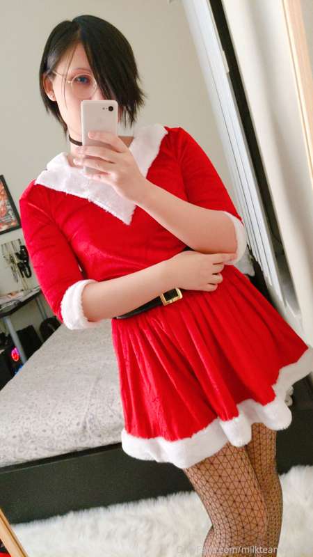 full set upload from last year, please enjoy while i hurry a.. 17