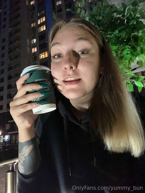 How do you feel about coffee before bed?😯 2
