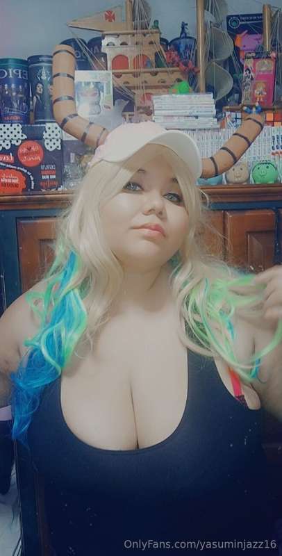 Holi mis amores como me gustaría juguetear con algún seguido..