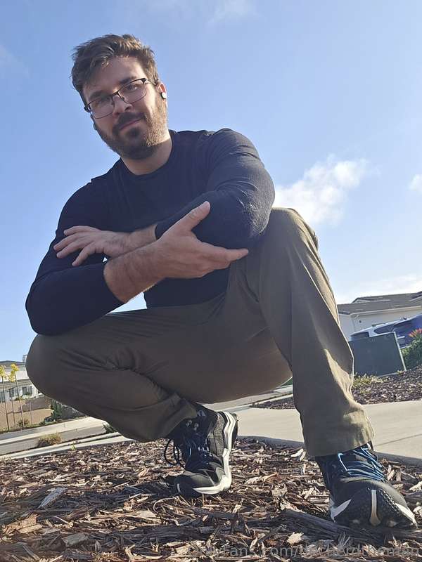Sfw Jumpscare (out on a walk)