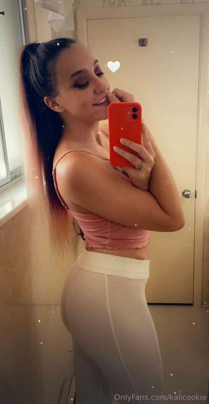 I love how long my hair has gotten, don’t you?  ❤️😏 Somethin..