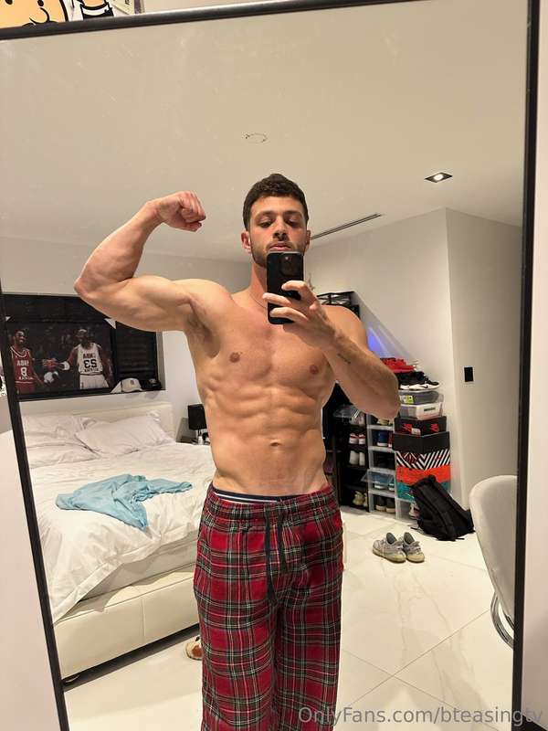 Wanna join me in bed? 😏